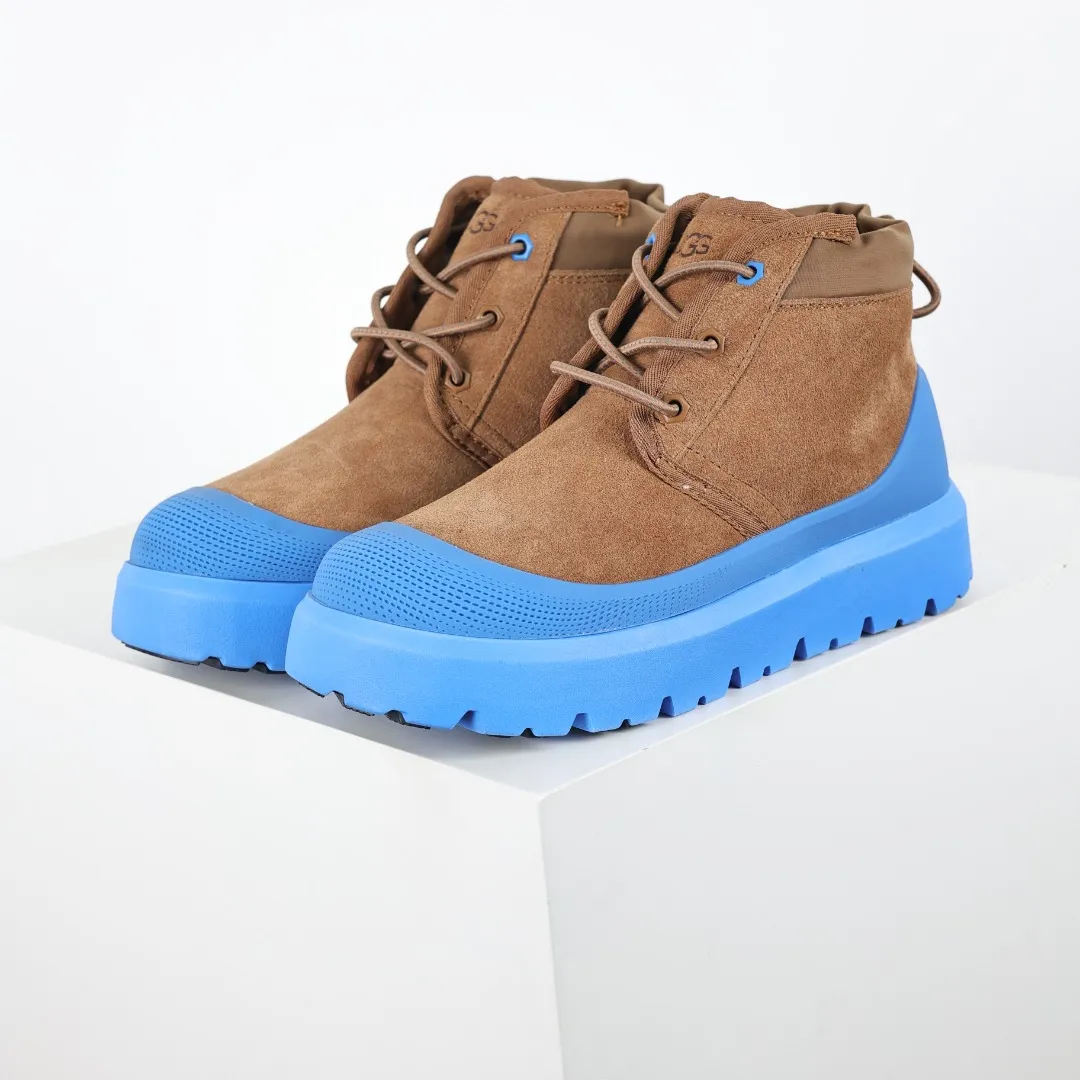 Pick up locally 💰660 Core recommendation Good price It is a very suitable choice for keeping warm in winter and at home. In the new year, uug launched a series of styles, which are partial to the preferences of young consumers and have also moved to the forefront of fashion trends. Shoe body material Water-repellent coated suede upper 17mm UGGPURE™ implantable wool insole Lightweight non-slip comfortable rubber outsole With brand LOGO trademark Comes with a full set of packaging Size: 35 36 37 38 39 40 41 42 43 44 45